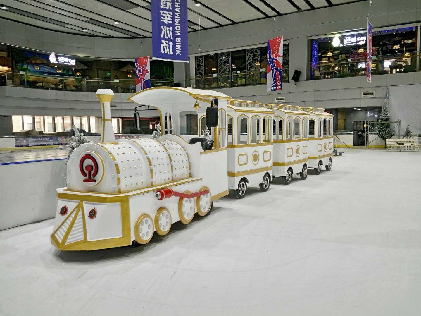东成镇景区小火车